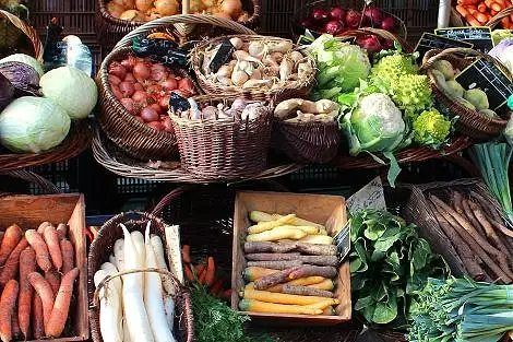 Illustration de Marché hebdomadaire