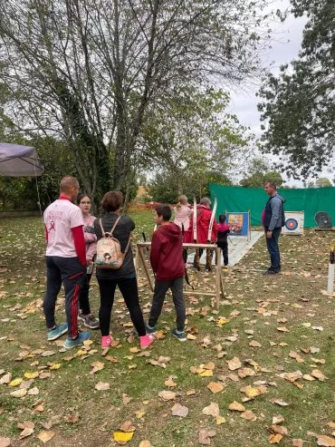 Illustration de L'initiation au tir à l'arc par les Archers et Sarbatins du Val de Bonnieure