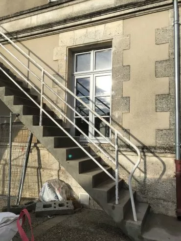 Illustration de décembre 2020 - Façade côté place Arsène Roudy