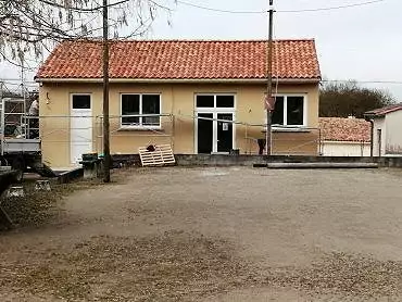 Illustration de Extérieur : toiture et crépis terminés