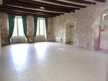 Illustration de Salle du logis de Saint-Amant-de-Bonnieure