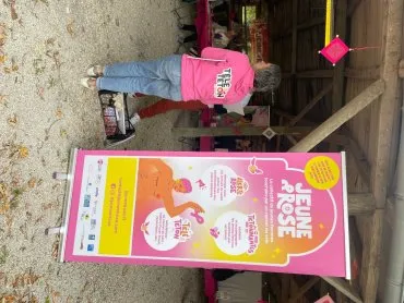 Illustration de Installation de l'atelier Jeune et rose