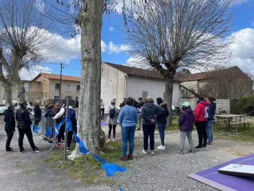 Illustration de Mars bleu Val-de-Bonnieure, intervention du docteur Avenel avant de partir marcher