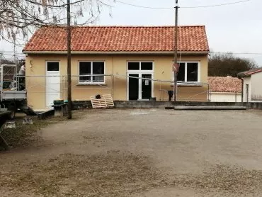 Illustration de Extérieur : toiture et crépis terminés