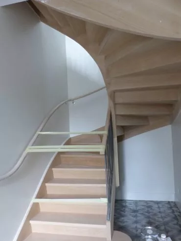 Illustration de Escalier central - mai 2021