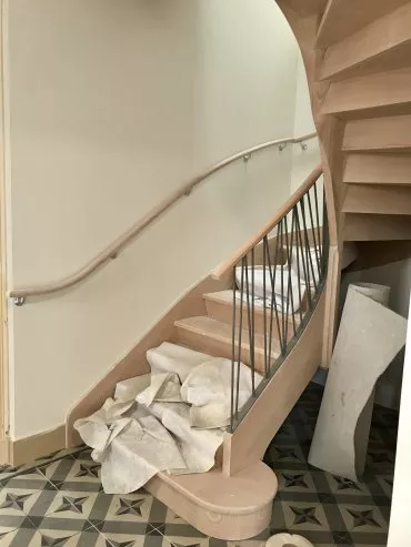 Illustration de Escalier central - avril 2021