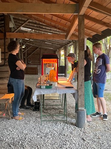 La machine à pop corn en fonctionnement
